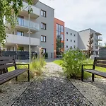 Modern & Spacious Apartment With Air Conditioning & Parking By Renters Prestige
